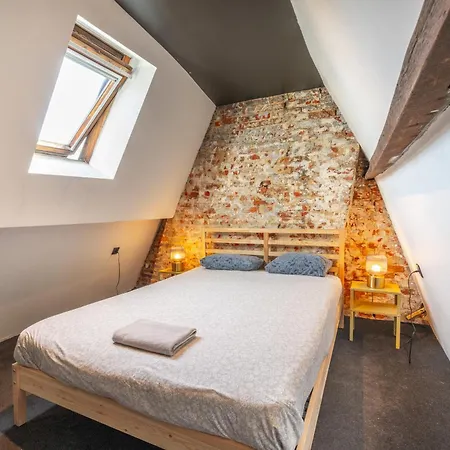 Charming Two-bedroom River Side Apartment Antwerp